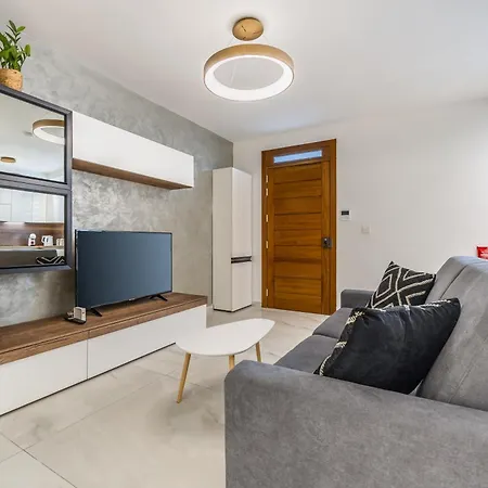 New And Modern In Ta Xbiex, Great Location! Апартаменты